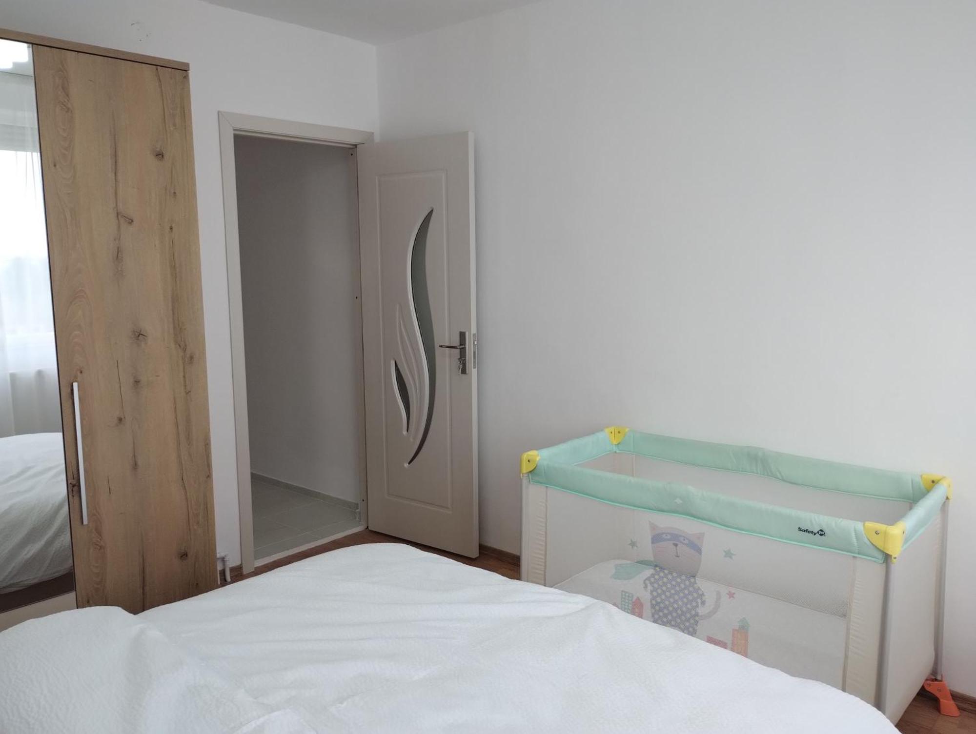 Riverside White Apartment Satu Mare Zewnętrze zdjęcie